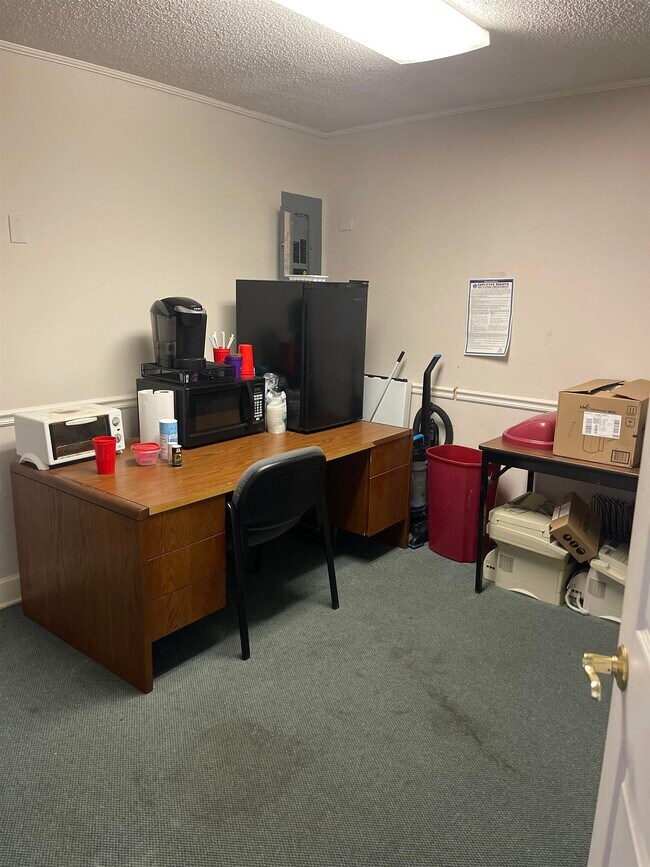 Foto del edificio - 105 W Main St