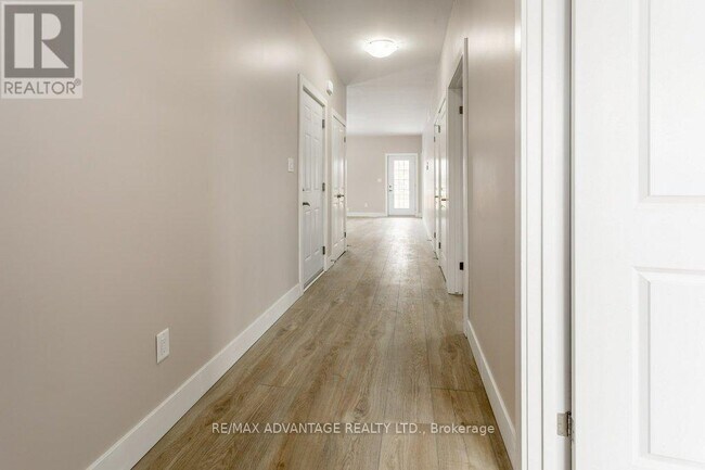 Building Photo - 299 Tartan Dr