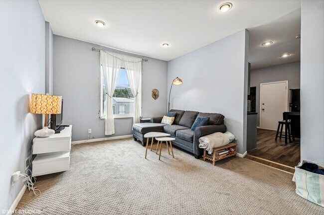 Foto del edificio - 1815 W Henderson St