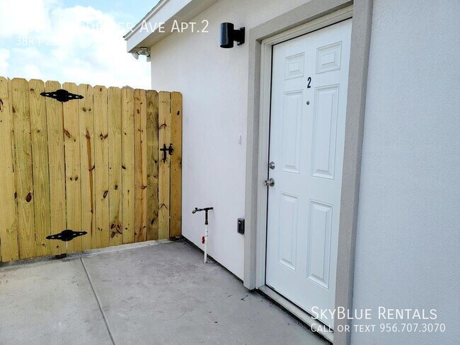 Foto del edificio - 5608 Sandpiper Ave