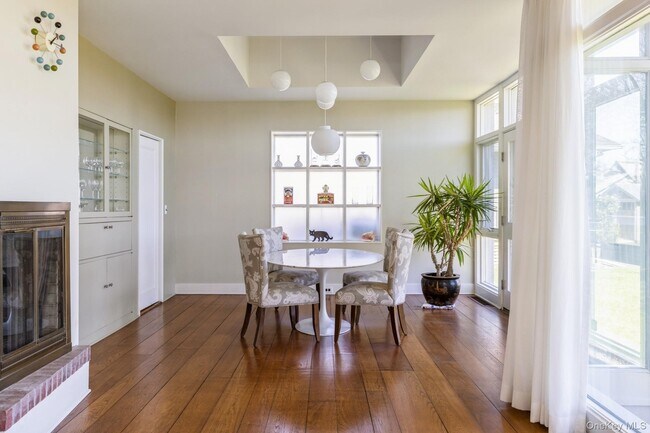 Foto del edificio - 29 Alden Ln