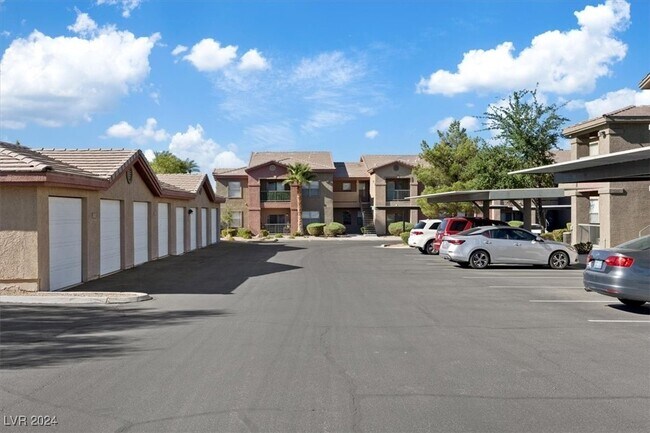 Building Photo - 8000 W Badura Ave