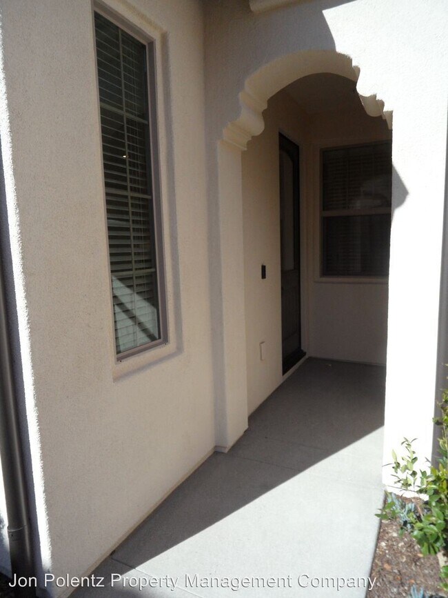 Building Photo - 4 br, 3 bath Apartment - 122 Leafy Twig