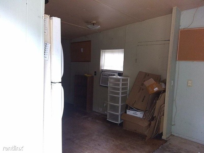 Building Photo - 60 SE 411 St