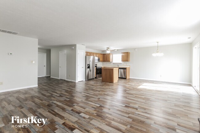 Foto del edificio - 8659 Eagles Nest Dr