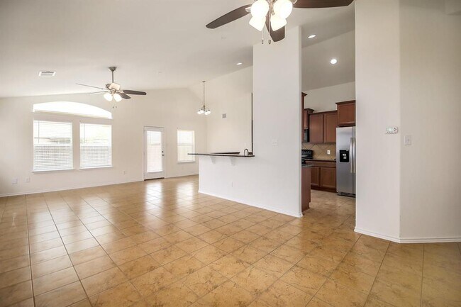 Foto del edificio - 137 Langtry Ln
