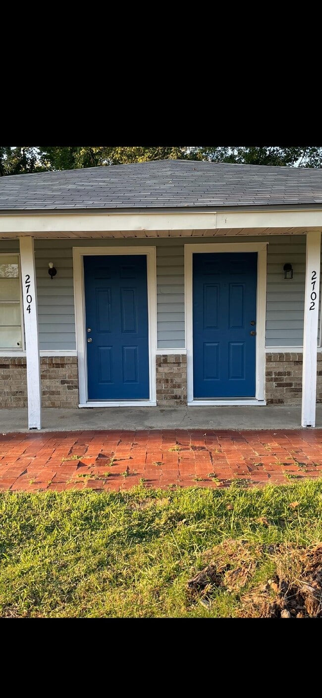 Building Photo - 2702 Houston Ave