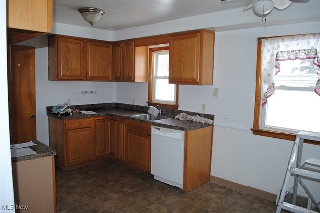 Building Photo - 24850 Zeman Ave