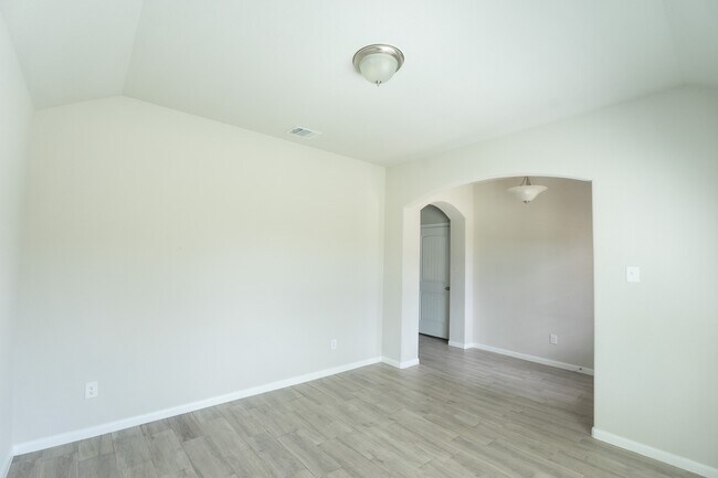 Foto del edificio - 388 Kendall Crest Dr
