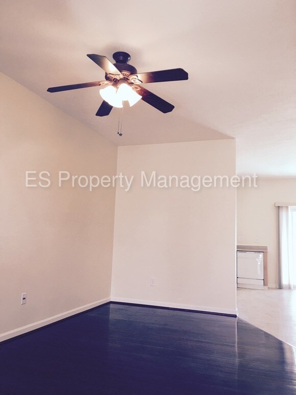 Building Photo - 4910 Tuscany Ln