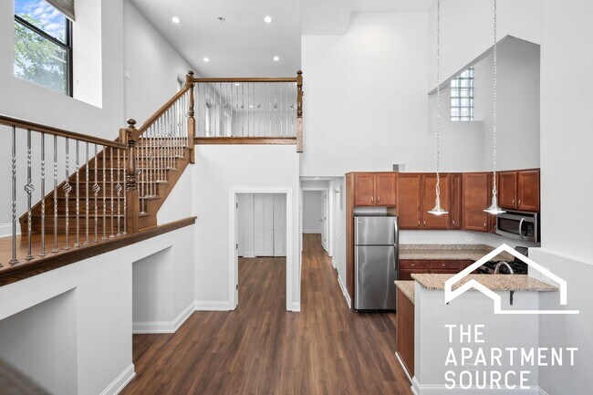 Foto del edificio - 2707 W Augusta Blvd