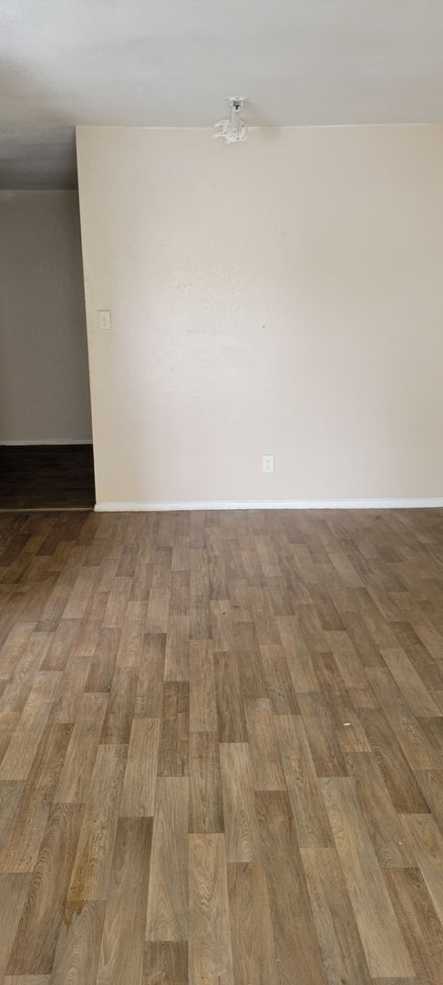 Foto del edificio - 6200 W Tidwell Rd