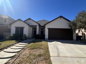 Building Photo - 324 Silverleaf Oak