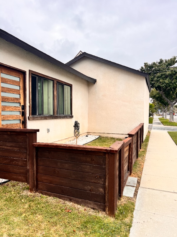 Primary Photo - 1900 Conquista Ave