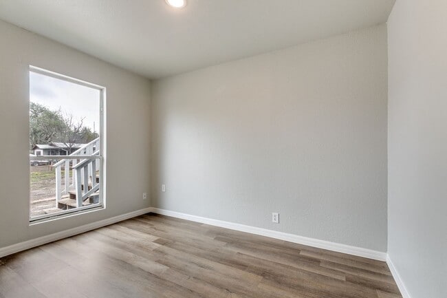 Building Photo - 146 Caddo, A