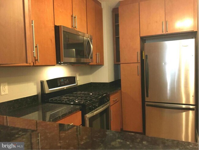 Foto del edificio - 915 E St NW