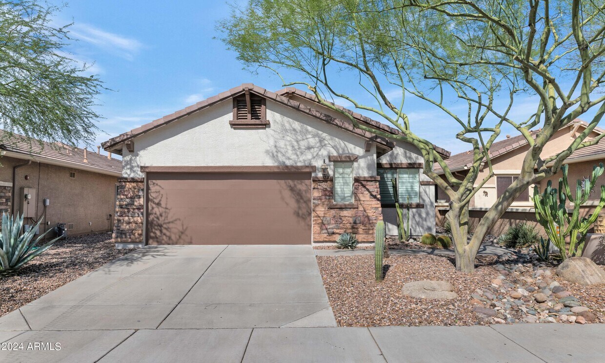 Primary Photo - 40320 N Bell Meadow Trail