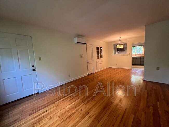 Foto del edificio - 240 Kimberly Ave