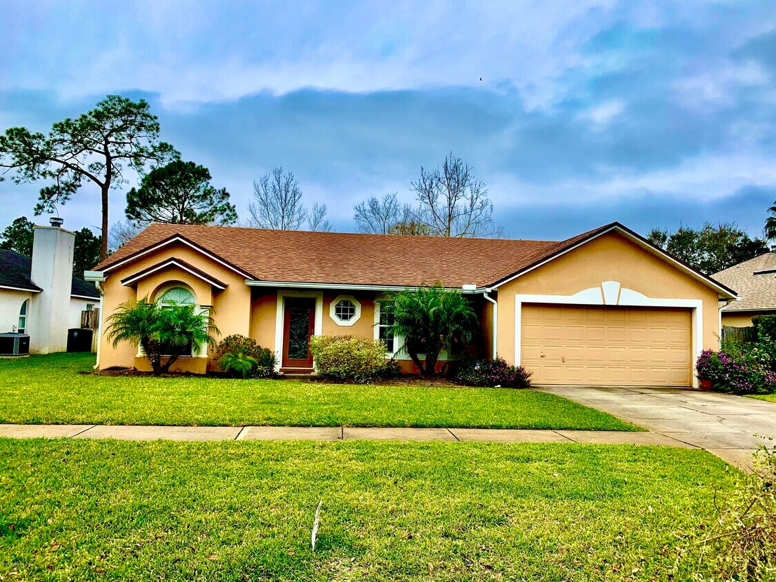 2454 The Woods Dr E, Jacksonville, FL 32246 House Rental in