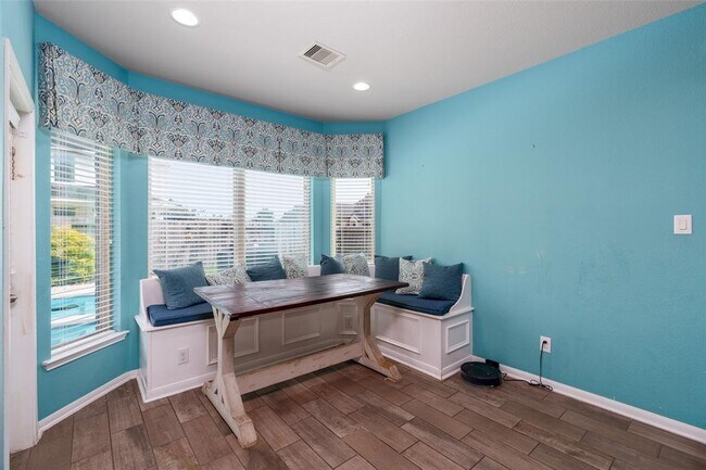 Foto del edificio - 219 Denfield Ct