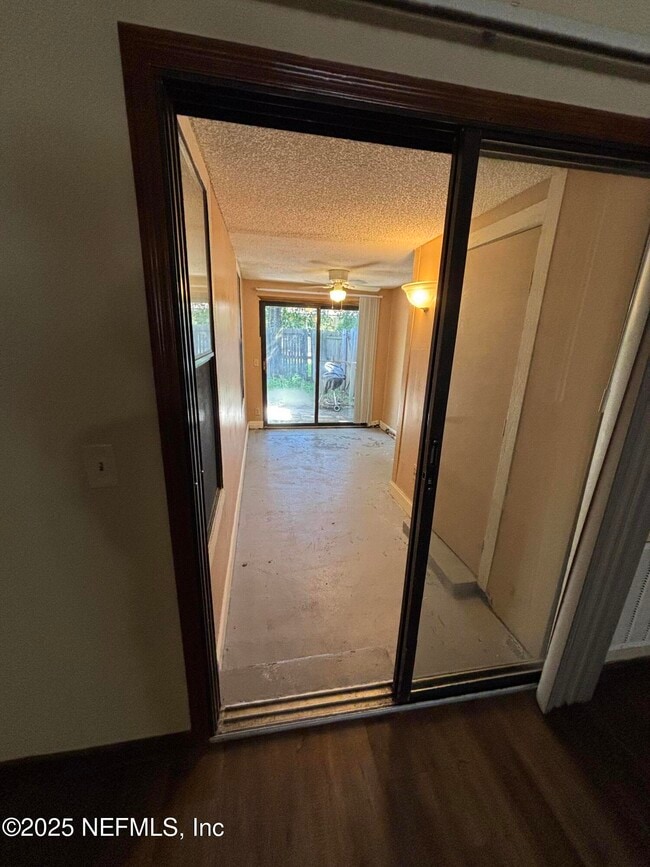 Building Photo - 5687 Bennington Dr