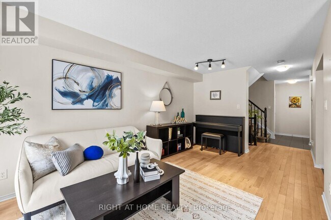 Photo du bâtiment - 117 Urbancrest Private