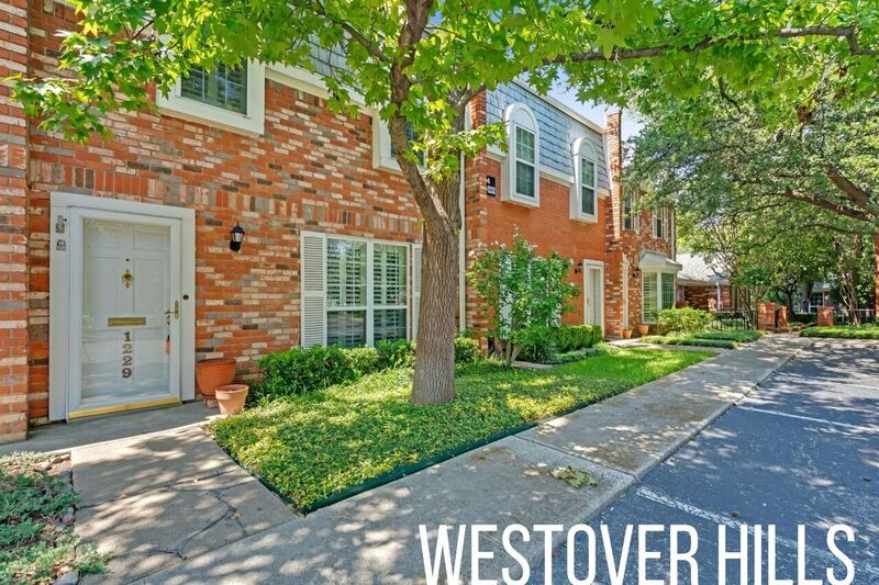 Foto principal - 1229 Roaring Springs Rd