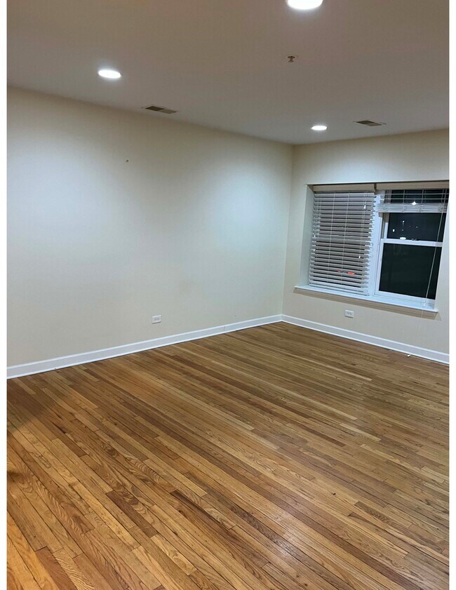 Foto del edificio - Lillie Plaza 412