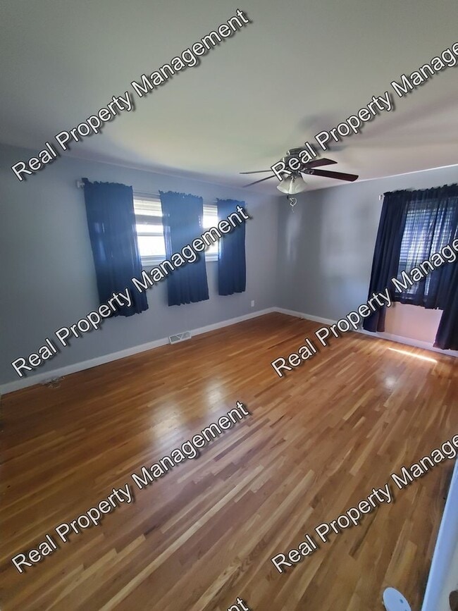 Building Photo - 125 Crestview Ln