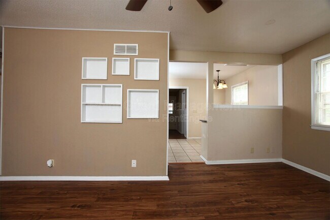 Foto del edificio - 1615 W Crawford St