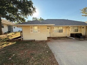 Building Photo - 601 Dogwood Ave