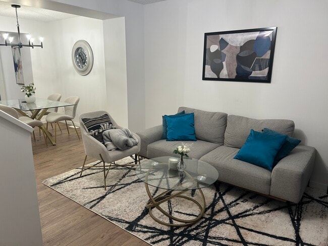 Photo du bâtiment - 14 Eastwood Dr