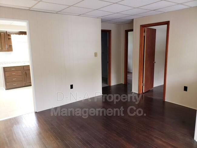Building Photo - 1200 Cherry Lane Rd