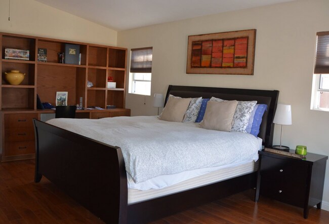 Building Photo - Coming Soon! - Bright 3-Bed Home in a Grea...