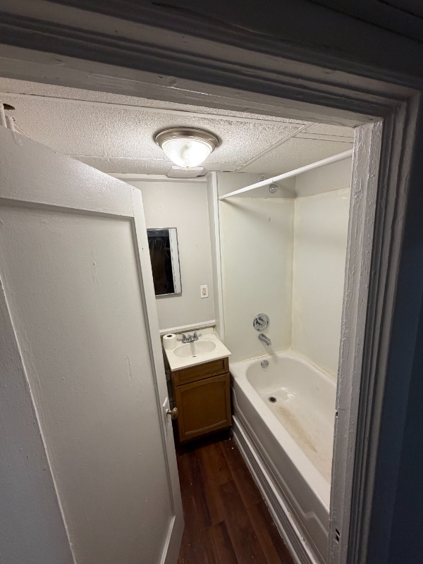 Building Photo - 114 E 3rd St