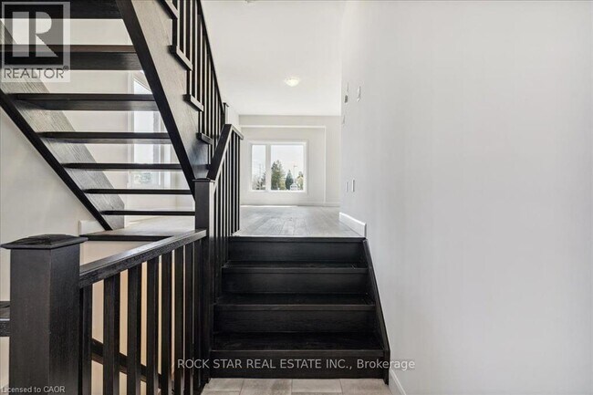 Building Photo - 3 Southam Ln