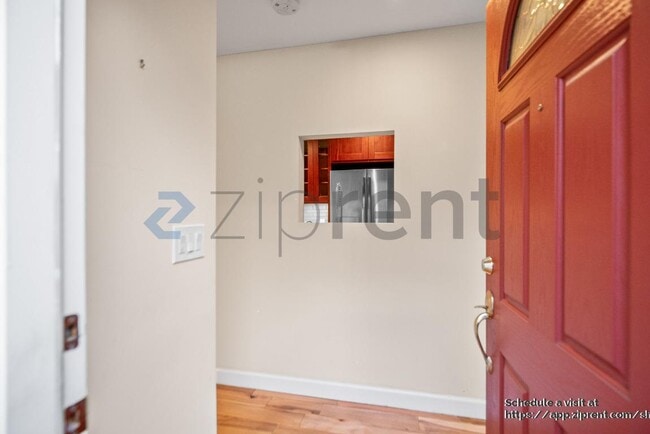 Building Photo - 2666 Kentworth Way