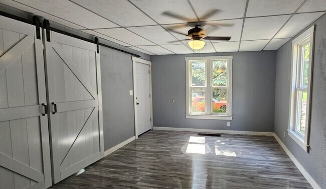 Foto del edificio - 512 Camblin Ave