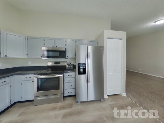 Foto del edificio - 8439 Bentonville Pl