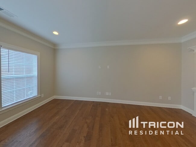 Building Photo - 5619 Triveny Rd
