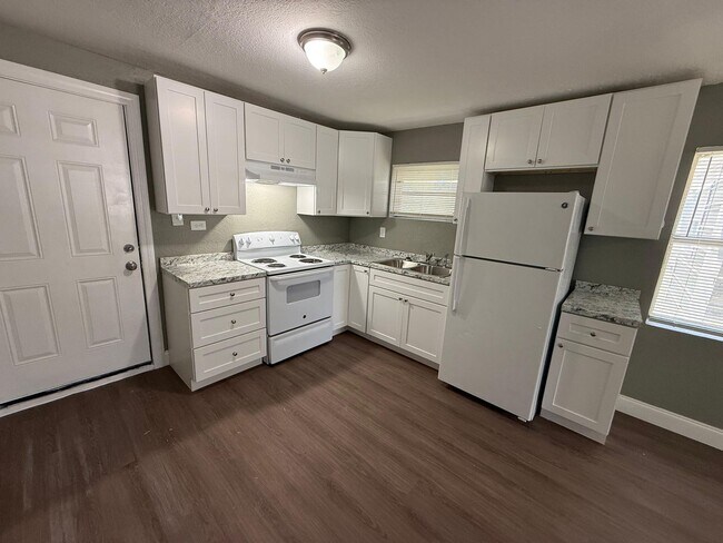 Foto del edificio - 8306 N 14th St