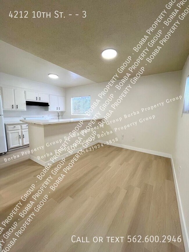 Foto del edificio - SPACIOUS 2 BEDROOM 2 BATHROOM TOWNHOUSE WI...