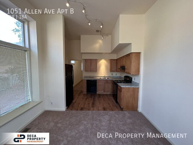 Building Photo - 1051 Allen Ave