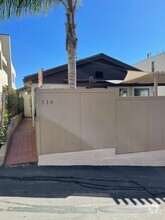 Building Photo - 218 35th Pl