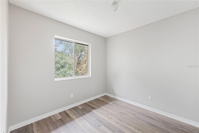 Foto del edificio - 46 N Fairfax Ave