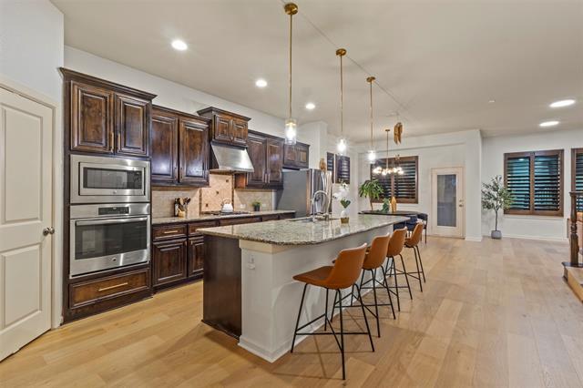 Foto del edificio - 1209 Savoy Ln