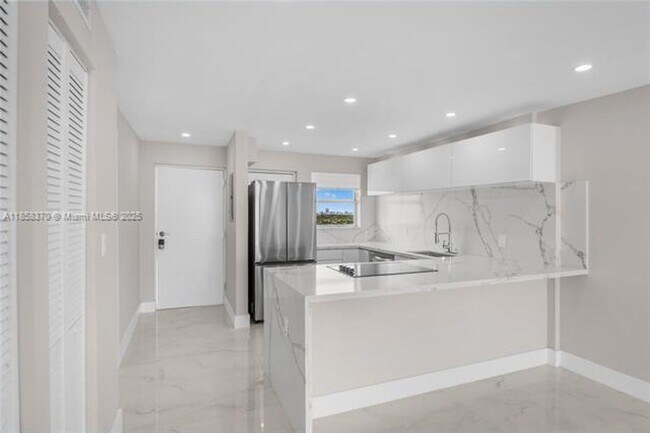 Foto del edificio - 1331 Lincoln Rd