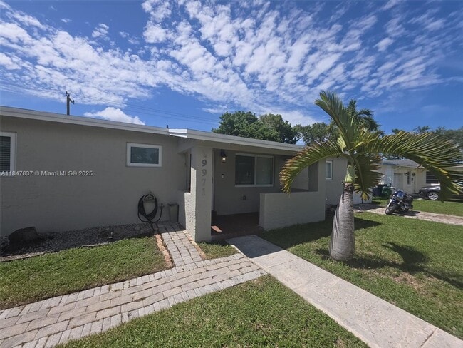 Building Photo - 9971 Dominican Dr