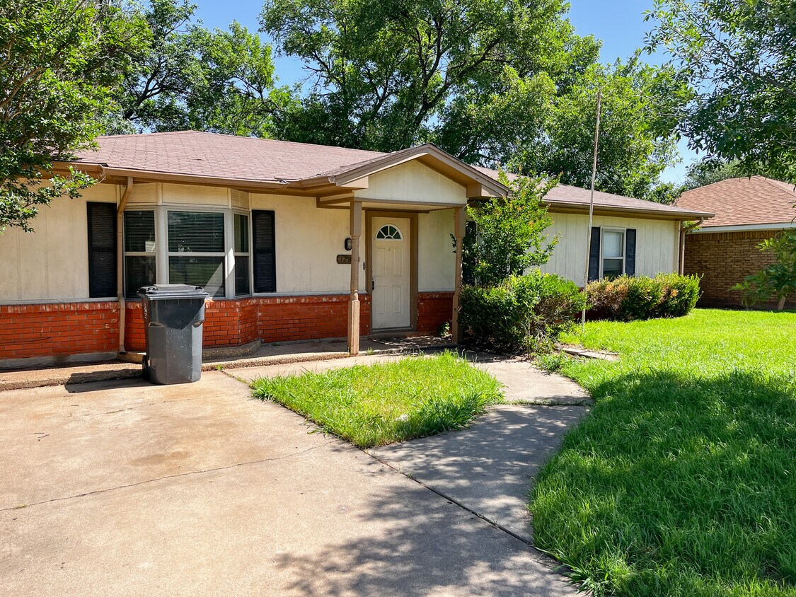 1206 Glendora Dr, Wichita Falls, TX 76302 House Rental in Wichita