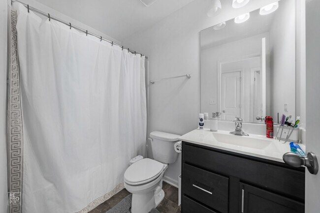 Foto del edificio - 2345 Parkside Dr
